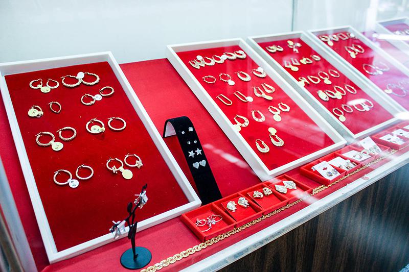 Come in and find your earrings at Pawn Shop Philadelphia