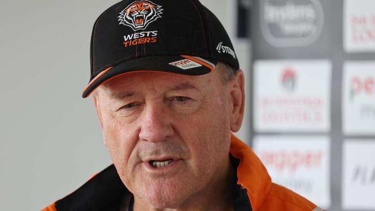 Tim Sheens hits out at garbage Knights move and ridiculous Luke Brooks criticism