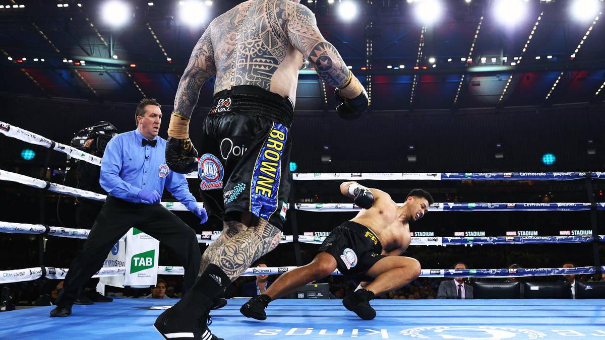 Junior Fa knocked out by Lucas Browne