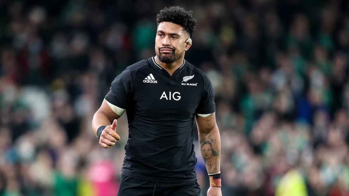The power play behind Ardie Savea's new contract with New Zealand Rugby