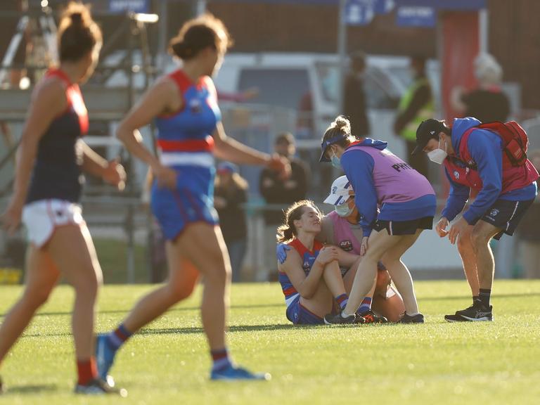 Luckless Bulldogs star Isabel Huntington appears to have suffered serious knee injury