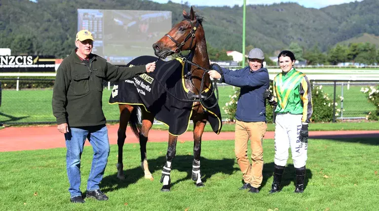 Star hurdler on top in Trentham feature