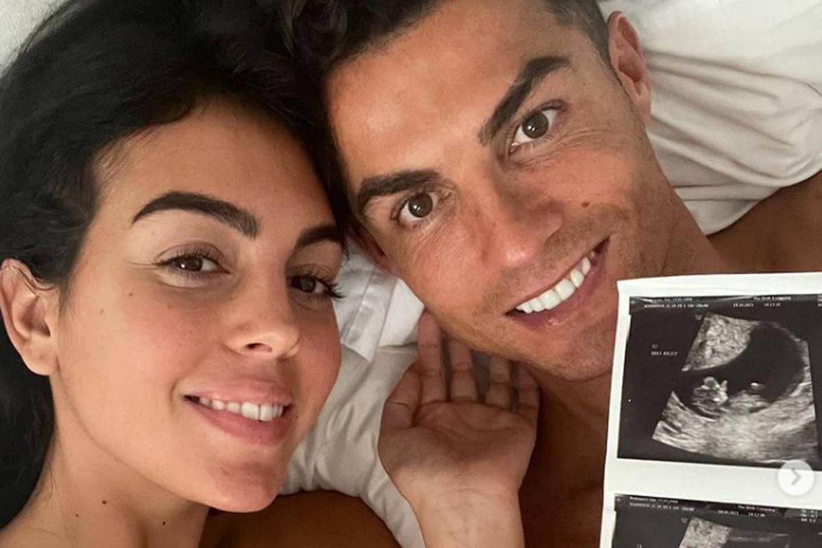 Cristiano Ronaldo announces death of son