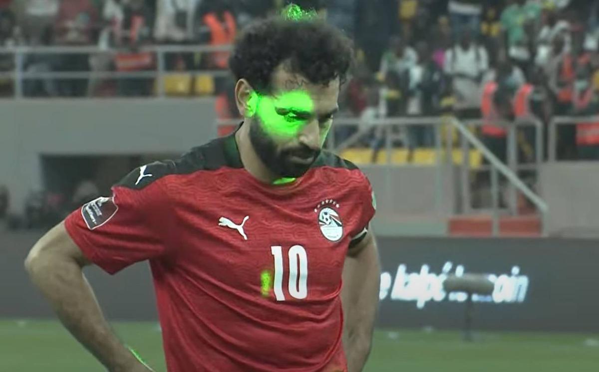Senegal into World Cup after penalty shootout win over Egypt; Fans target players with lasers