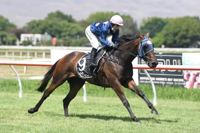 Staying mare sparks Glory Days comparisons