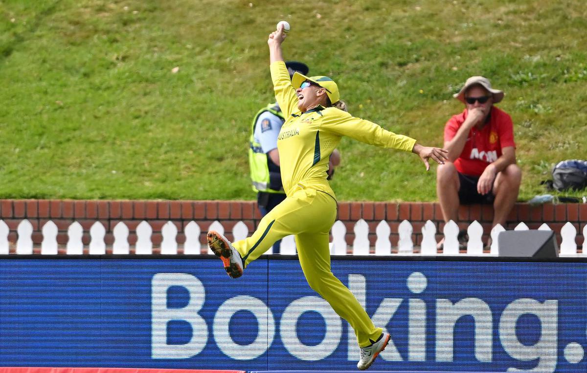 Ash Gardner takes incredible catch in Australia v South Africa