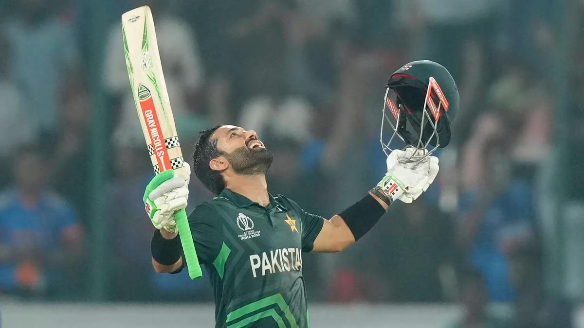 Pakistan chase down huge total to lay down the marker at Cricket World Cup