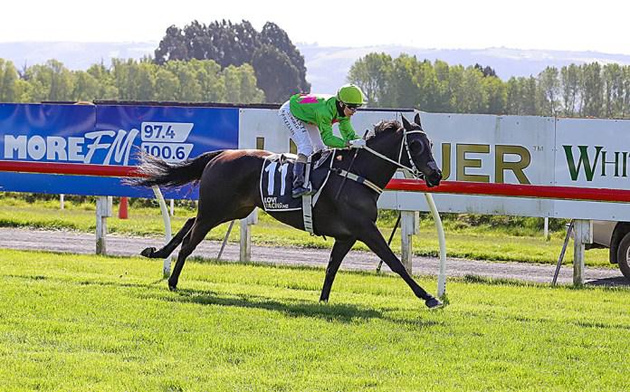 Mare out to emulate mother's feature race success