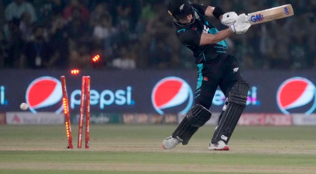 Black Caps skittled as Pakistan cruise to victory in opening T20