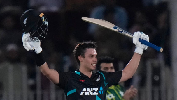 Mark Chapmans century leads NZ to victory in fifth Twenty20