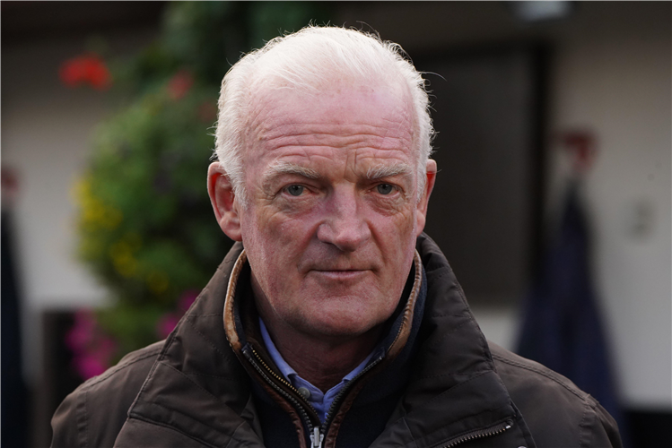 Mullins mounts strong challenge on Auteuil highlight