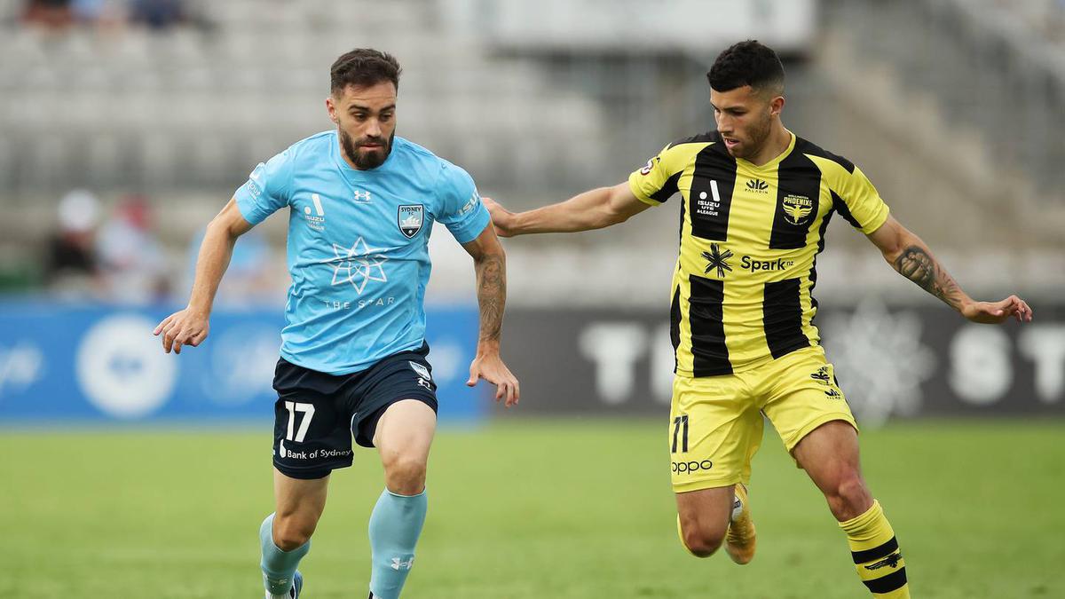 Disappointing Wellington Phoenix drop third straight A-League game against Sydney FC