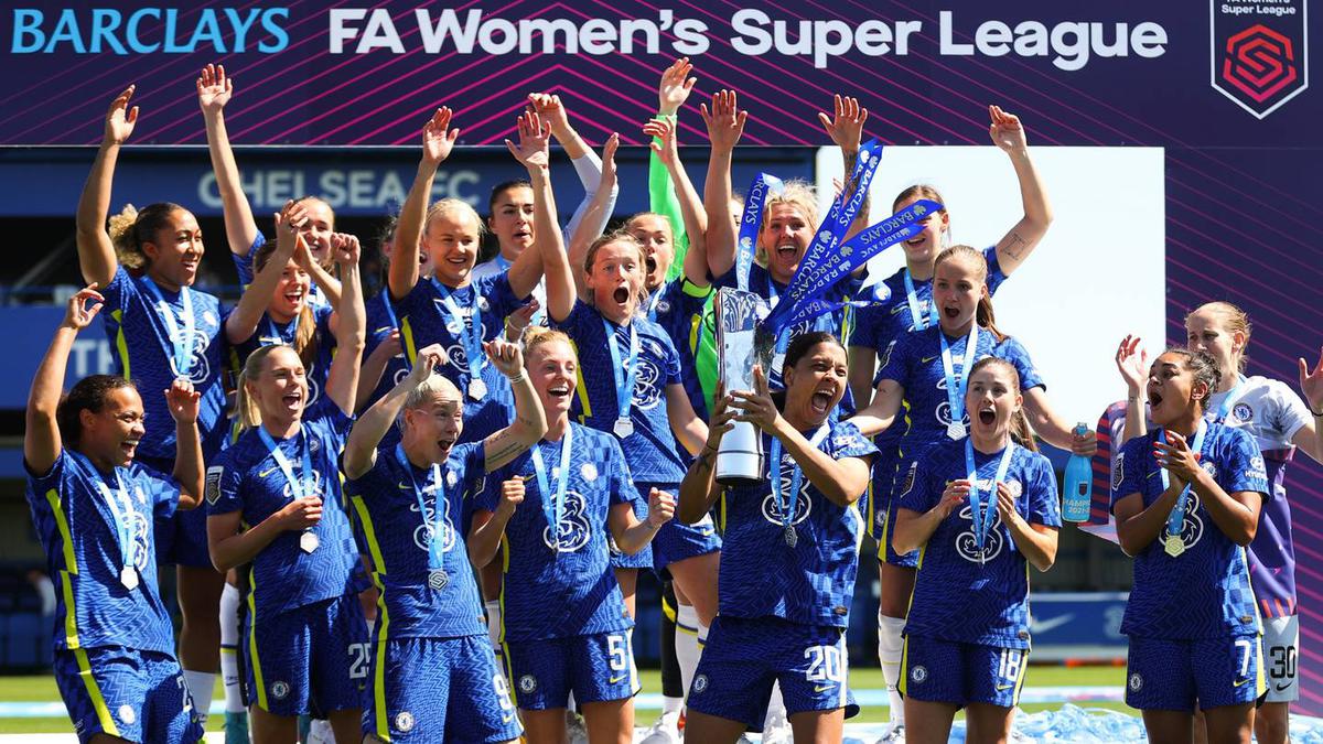 Chelsea secures third straight Women's Super League title with comeback win over Manchester United