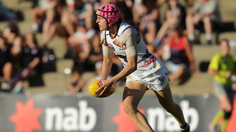Crows deeply saddened' as AFLW premiership player Heather Anderson passes away