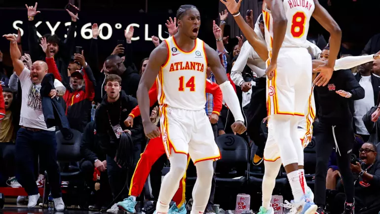 Hawks stun Bulls in OT thriller that had three lead changes in final second, game-winner from AJ Griffin