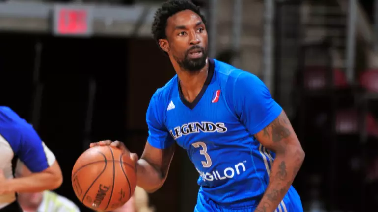 Former NBA player, UConn star Ben Gordon arrested on weapons charges at Connecticut juice bar