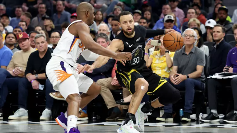 Stephen Curry appears to mock Chris Paul during Warriors win over Suns: 'This ain't 2014 no more'
