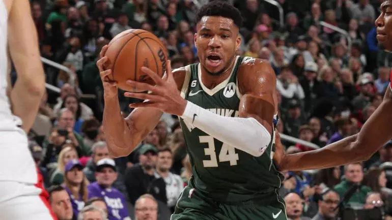 Bucks' Giannis Antetokounmpo continues dominant scoring stretch with career-high 55 points in win over Wizards