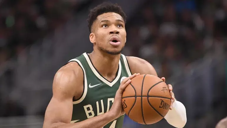 Giannis Antetokounmpo hit with two 10-second violations vs. Warriors, but call needs to be more consistent
