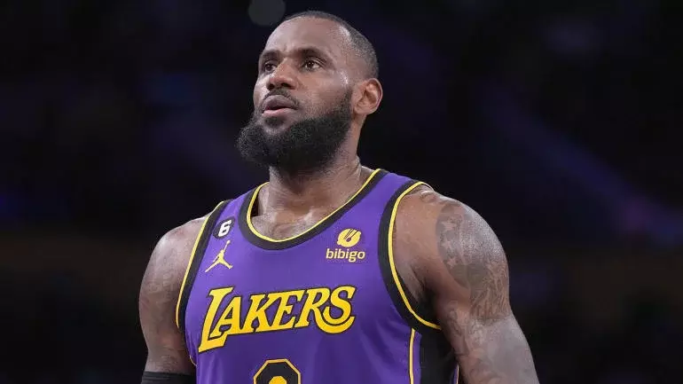 LeBron James injury update: Lakers star day-to-day with strained left adductor, doubtful Friday vs. Kings