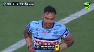 Sharks fire warning shot with statement win in chaotic clash with Bulldogs