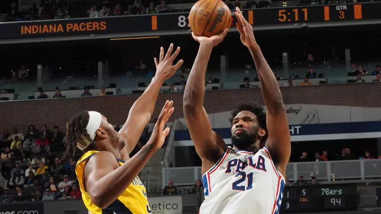 Joel Embiid leads 76ers to eighth straight win, continues scoring streak that only LeBron James has matched